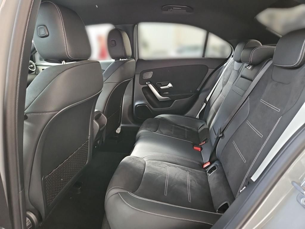 Fahrzeugabbildung Mercedes-Benz A 200 Limousine +AMG+NIGHT+KEYLESS+Standheizung+