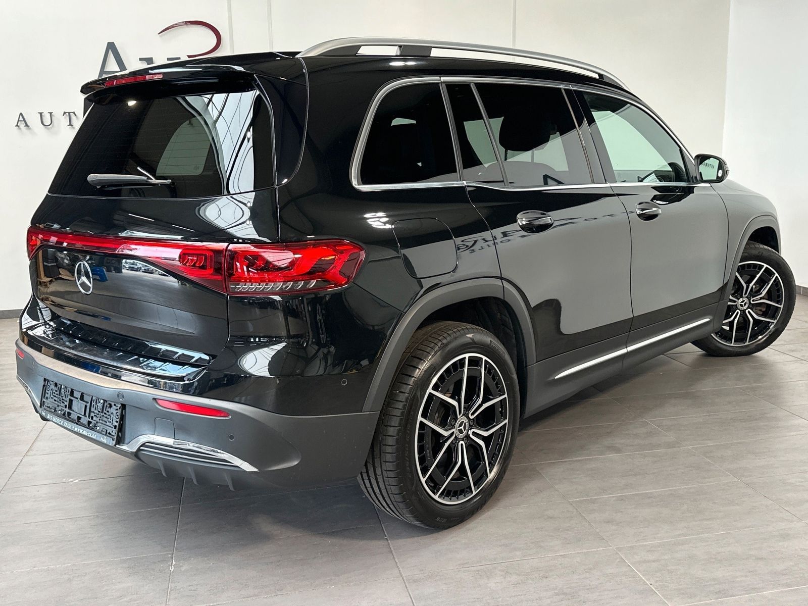 Fahrzeugabbildung Mercedes-Benz EQB 250+ AMG Line NAV+LED+PANORAMA+ACC+360GRAD