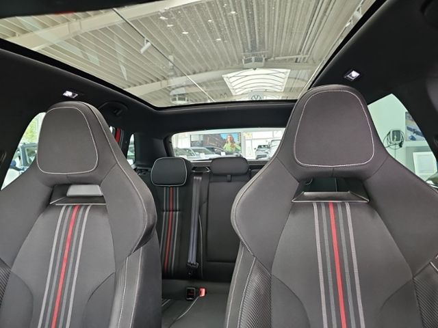 Fahrzeugabbildung SKODA Kamiq 1.5 TSI DSG Monte Carlo LED-MATRIX PANO NA