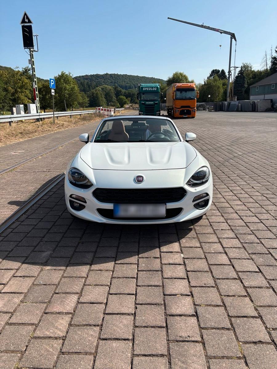 Fiat 124 Spider