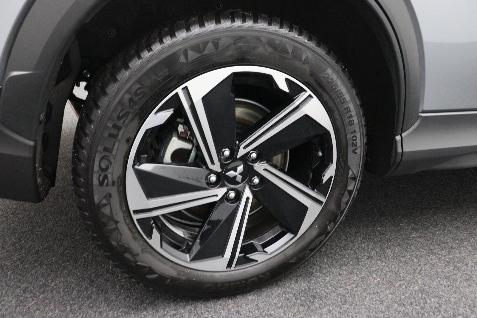 Fahrzeugabbildung Mitsubishi Eclipse Cross Plug-in Hybrid 2.4 Basis 4WD
