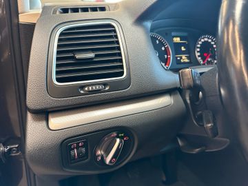 Volkswagen Sharan*7-Sitzer*3-ZONEN*SZHZ*NAVI*TEMPO*AHK*PDC