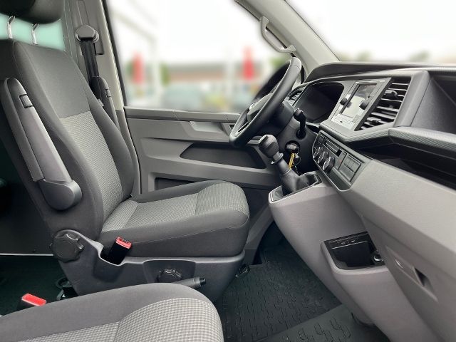 Fahrzeugabbildung Volkswagen T6.1 Transporter Kombi 2.0 TDI 8 SITZE LED PDC M