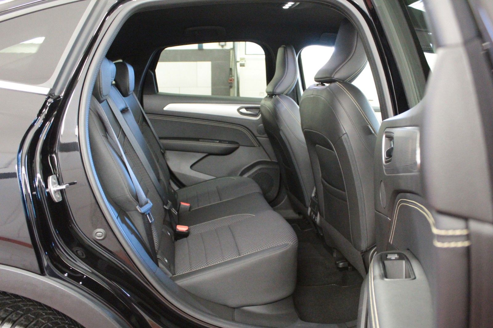 Fahrzeugabbildung Renault Arkana Mild Hybrid 140 EDC Techno*Winterpaket*
