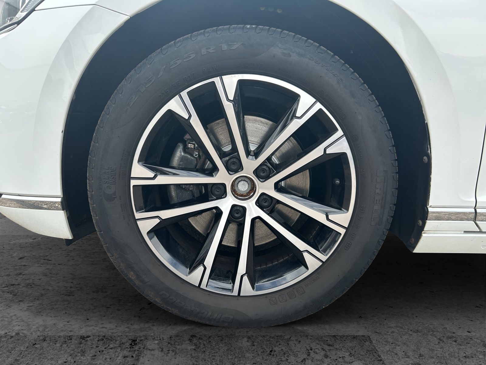 Fahrzeugabbildung Volkswagen Passat Variant Elegance TDI DSG IQ.Light ACC AHK