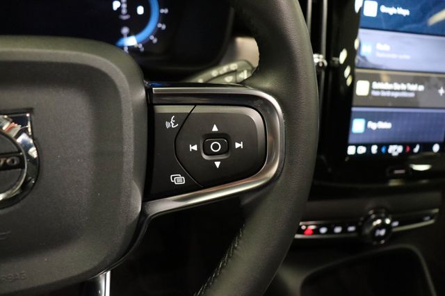 Fahrzeugabbildung Volvo XC 40 XC40 Plus Dark AWD|H/K|AHK|LED|KAMERA|