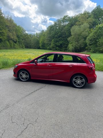 MERCEDES-BENZ B 180
