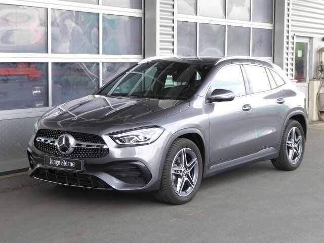 Mercedes-Benz GLA 200 AMG Line AHK LED Kamera MBUX High End