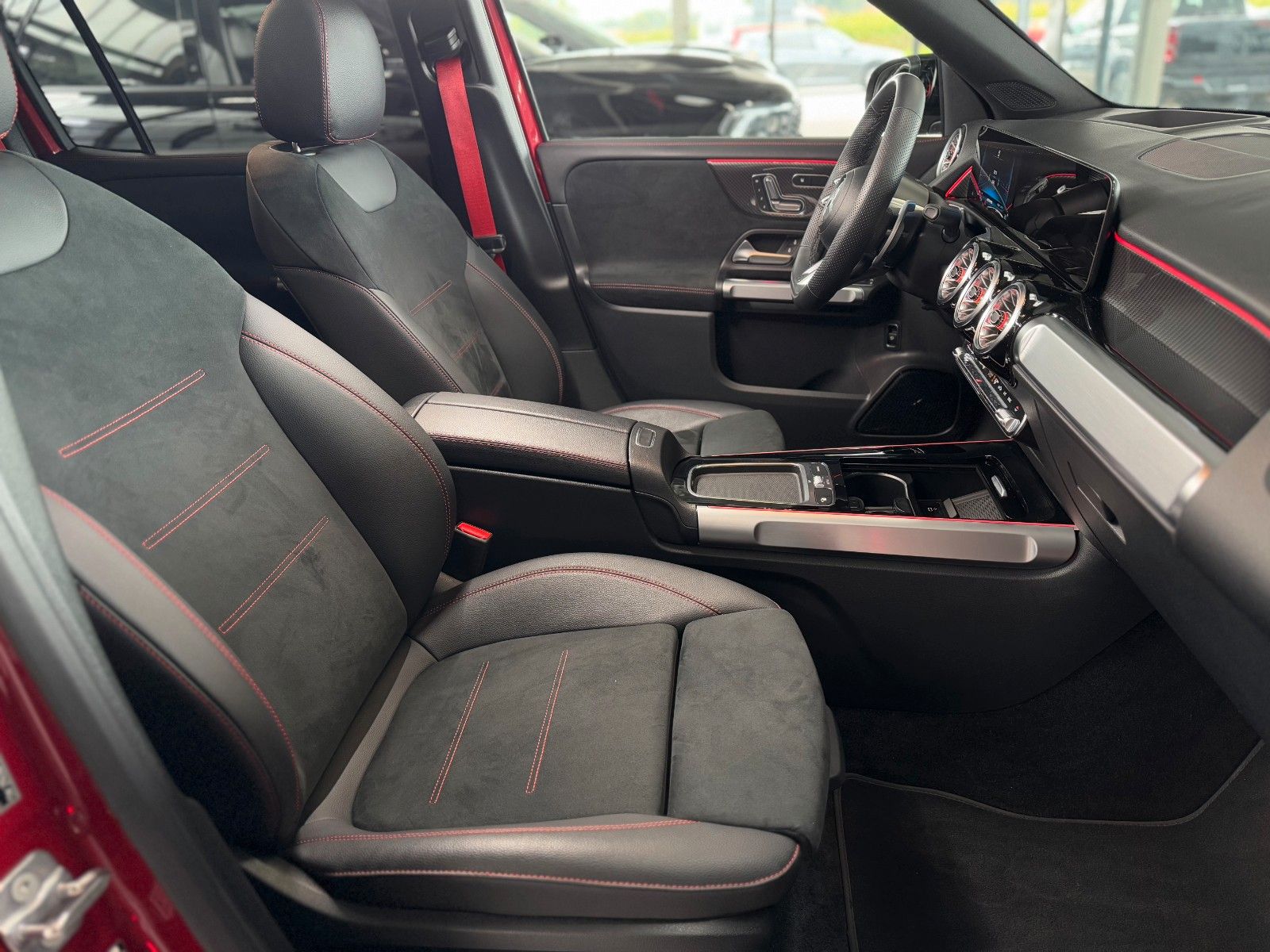 Fahrzeugabbildung Mercedes-Benz GLB 35 AMG 4Matic VOLL Night  MBUX AHK