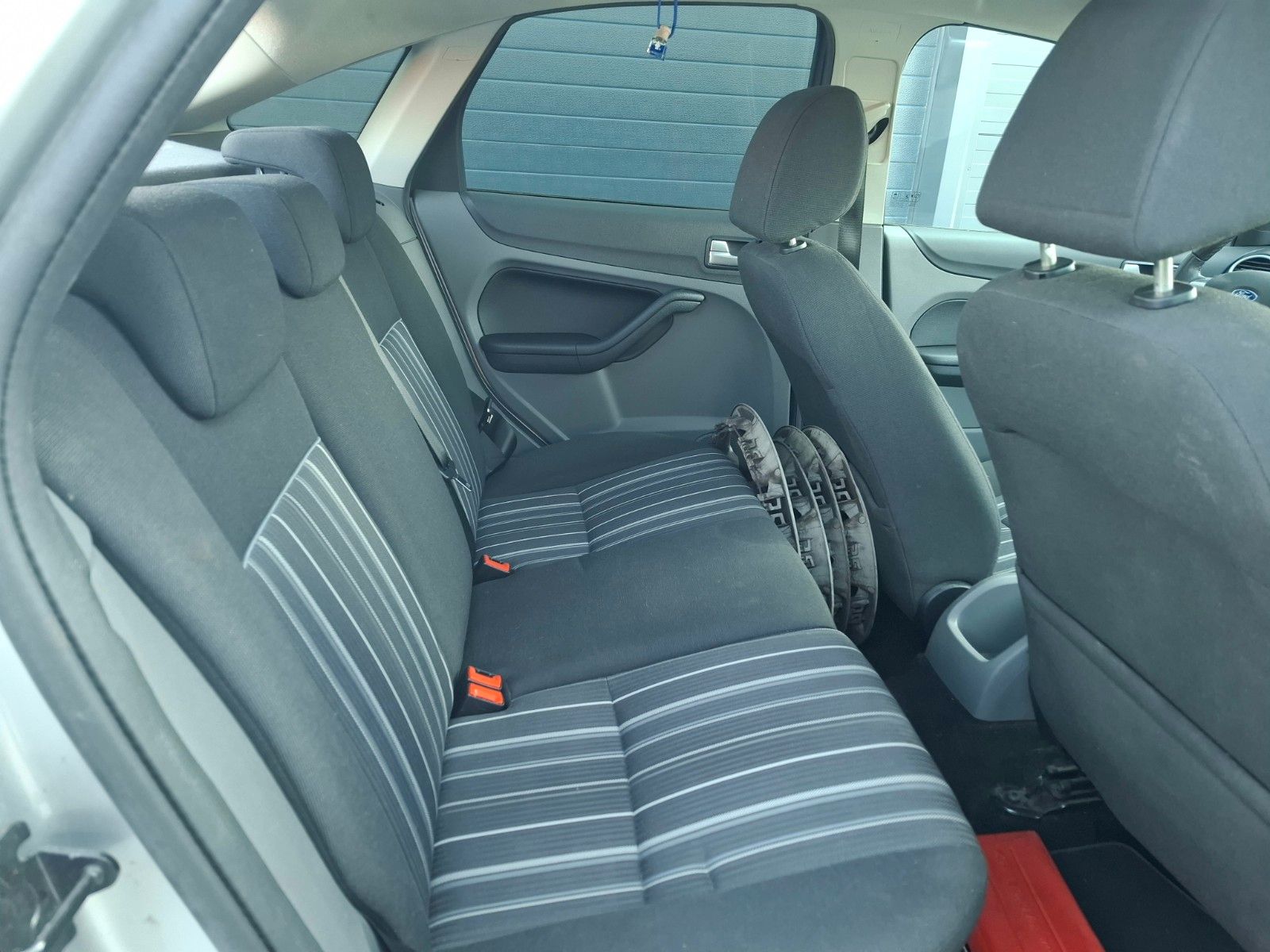 Fahrzeugabbildung Ford Focus Lim. Style