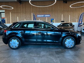 Audi A3 Sportback 30 TFSI design *2. Hand*Klima*Navi*
