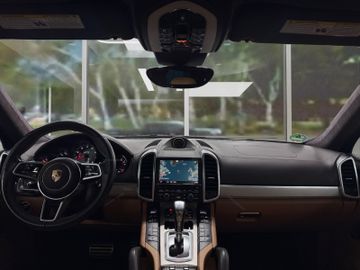 Porsche Cayenne - 10