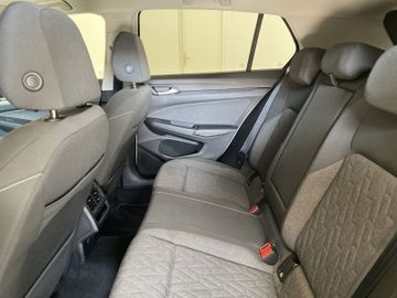 Volkswagen Golf - 8