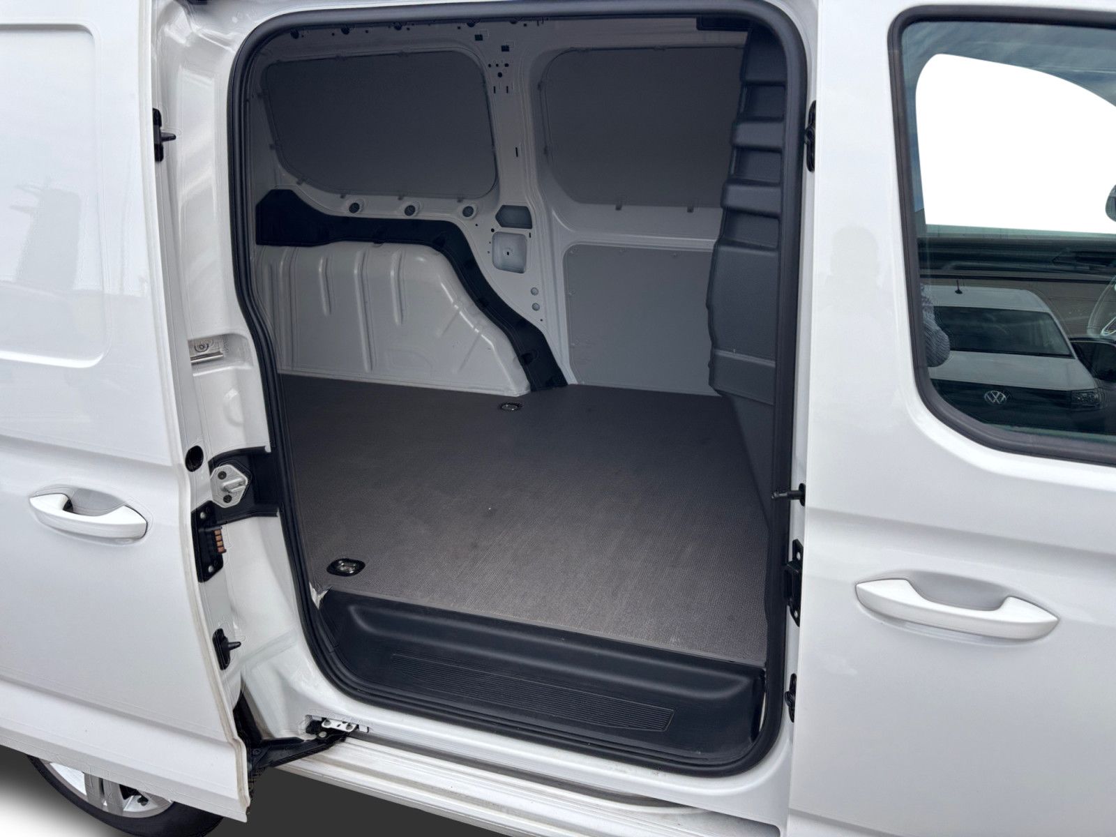 Volkswagen Caddy Maxi - Bild 11