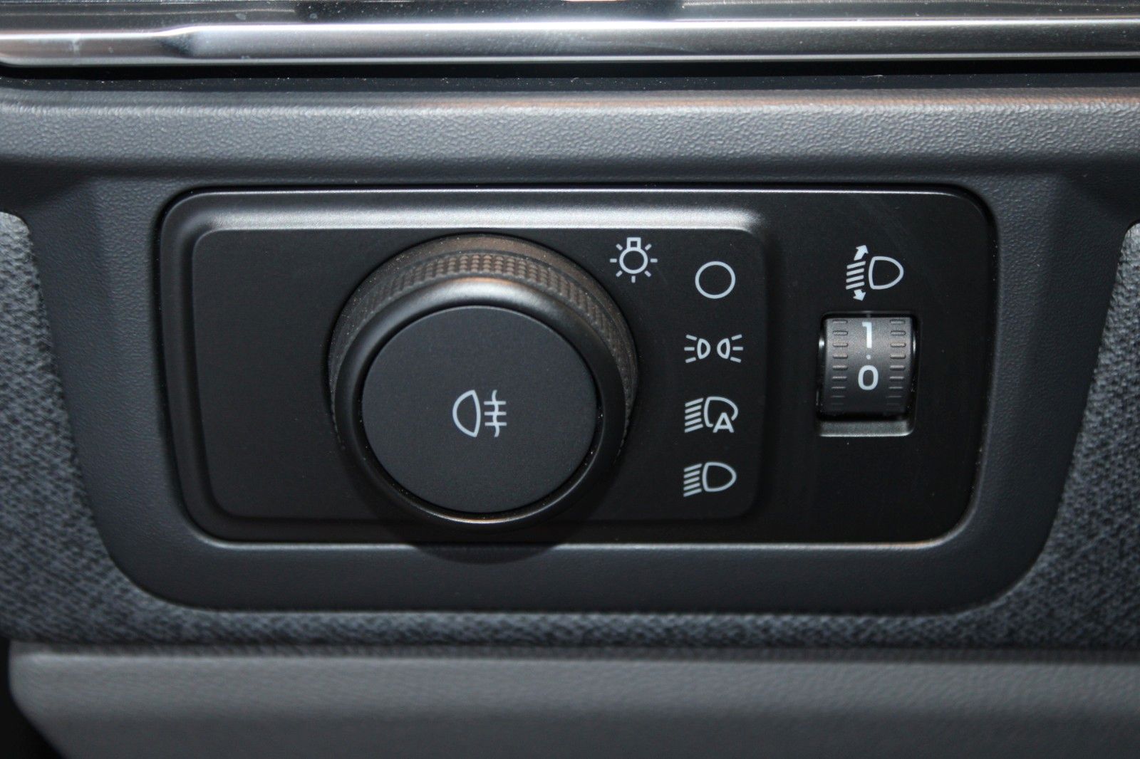 Fahrzeugabbildung Ford NUGGET L1 Titanium MARKISE + Aufstelldach SOFORT
