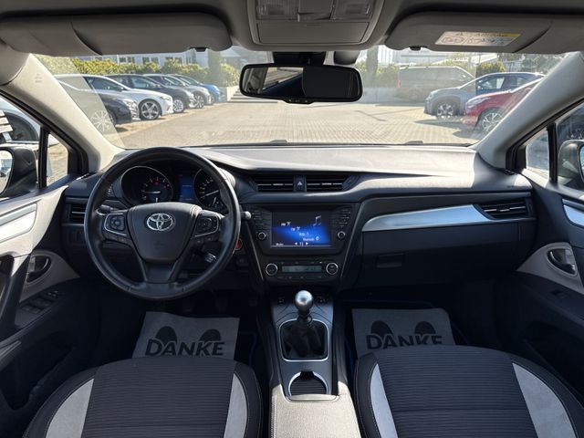 Toyota Avensis 1,8-l T. Sports – Sportfahrwerk