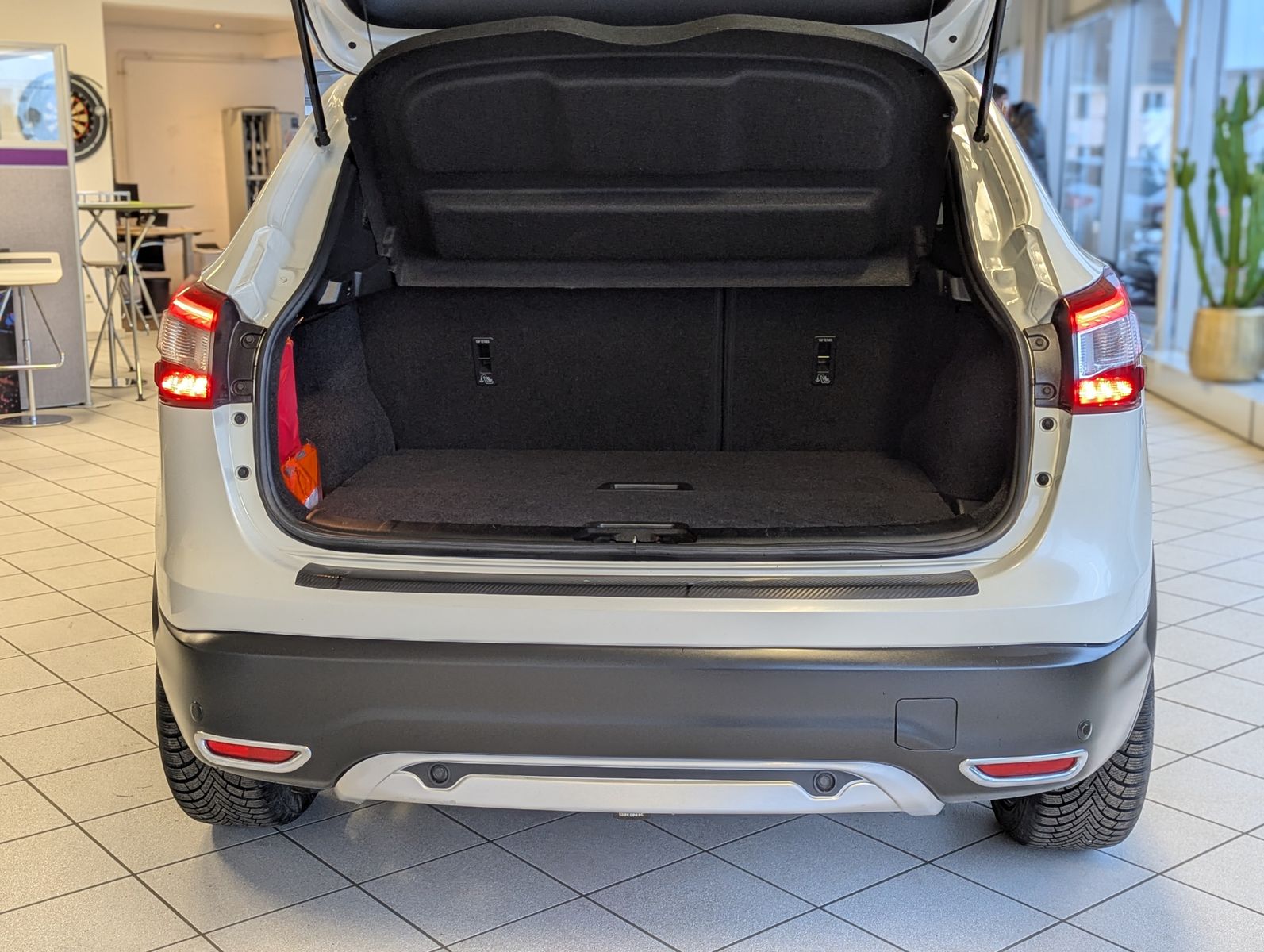 NISSAN Qashqai 1.2 Tekkna Leder Pano Navi 360° AHK 19" - Image 11