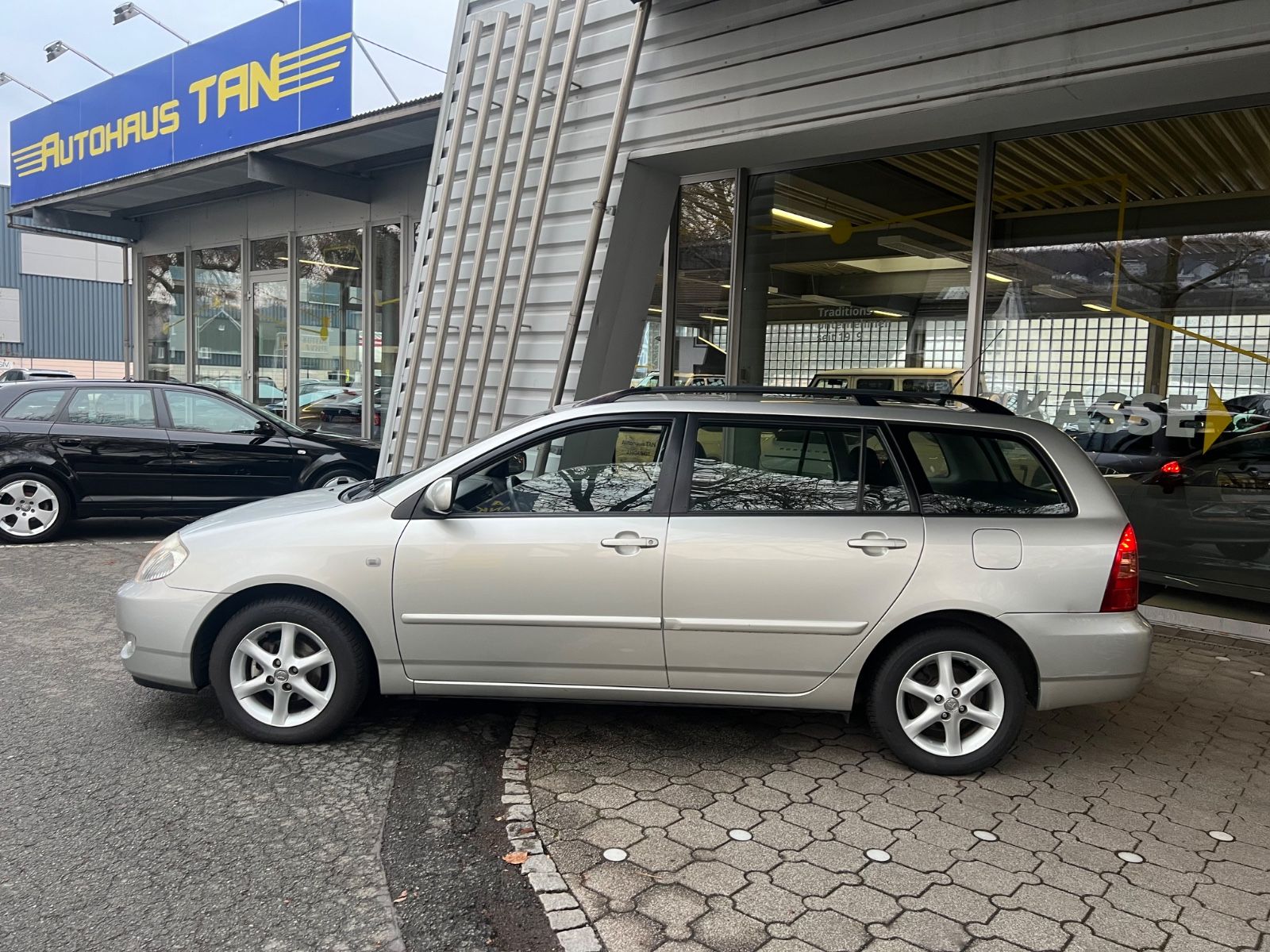 Fahrzeugabbildung Toyota Corolla Kombi 1.6 Sol * KLIMAAUTOMATIK *