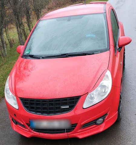 Opel Corsa D  mit neuem TÜV und Steinmetz ...