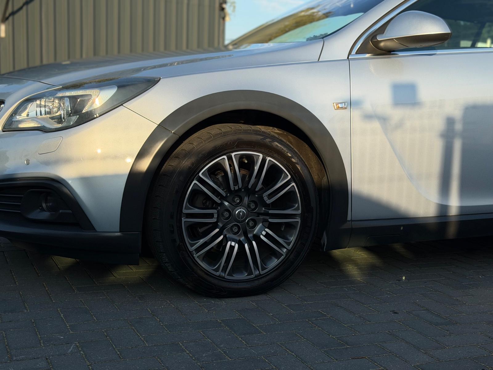 Opel Insignia A CT 4x4*AHK*XENON*SHZ*KAMERA*
