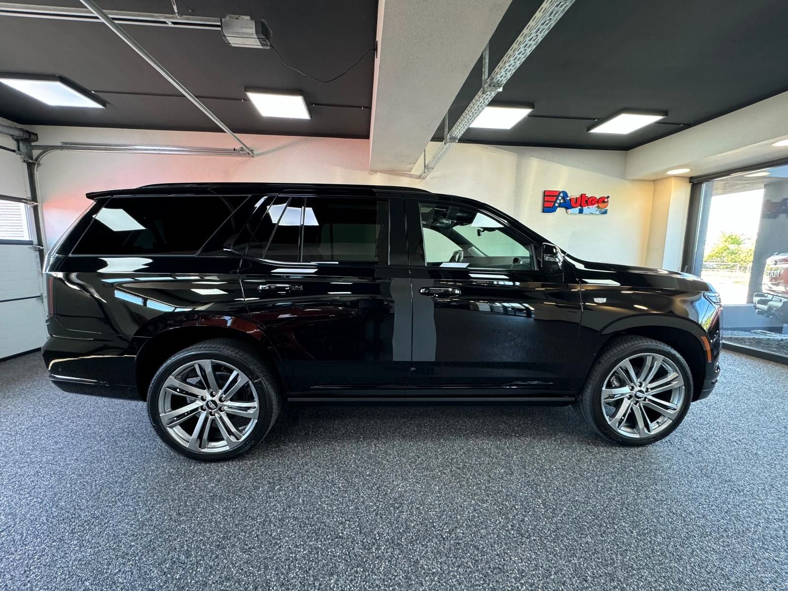 Fahrzeugabbildung Cadillac 2026 ESCALADE SPORT PLATINUM 6.2 V8-24"-ABV EXEC