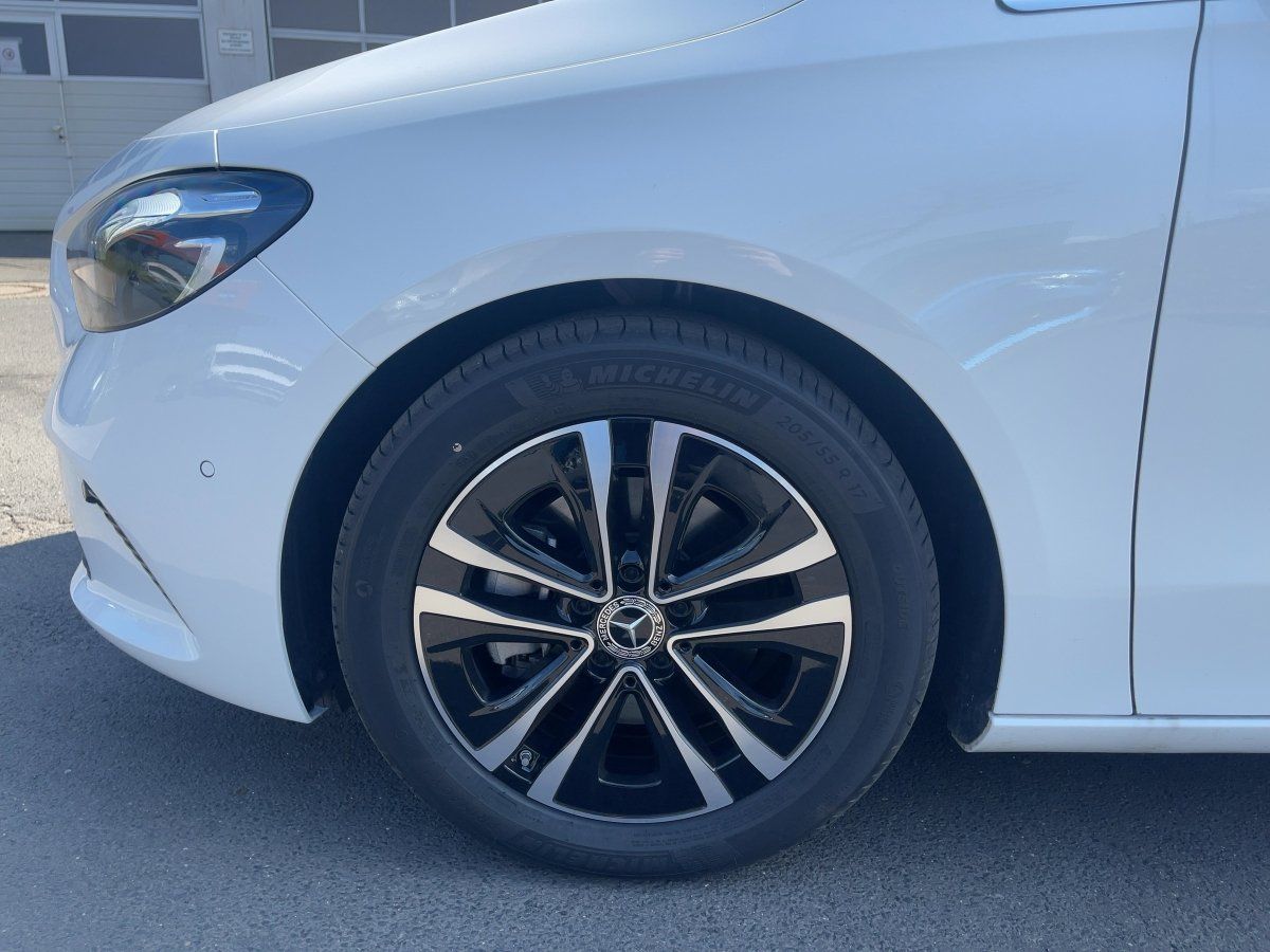 Fahrzeugabbildung Mercedes-Benz B 180 LED/Navi/Kamera/Memory/MBUX