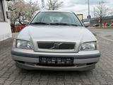Volvo V40 2.0 103 kW, Klima, TÜV bis 12/26, Automatik - Volvo V40 mit Benzin-Antrieb: Kombi, 2.0