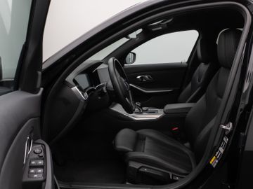 Fahrzeugabbildung BMW 320e Advantage DAB HiFi PDC AHK Alarm LED Sport