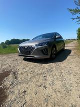 Hyundai IONIQ 1.6l GDi PLUG-IN HYBRID - - Hyundai IONIQ mit Schiebedach
