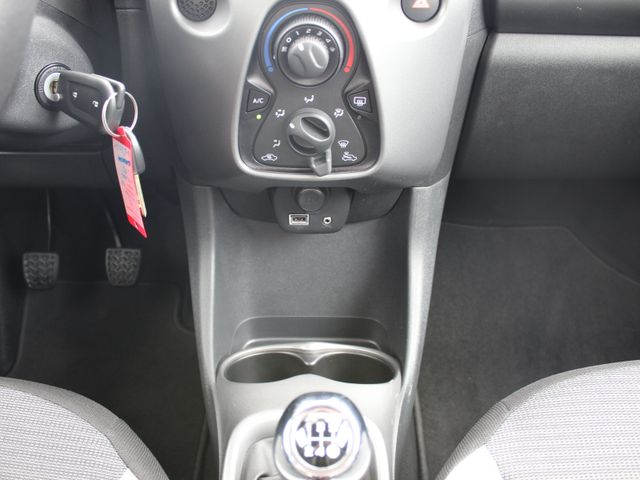 Aygo 1.0 x-Play Kamera*Ganzjahresreifen