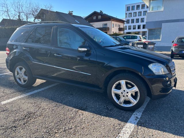 Mercedes-Benz ML 320 CDI LEDER NAVI DISTRONIC LUFTFEDERUNG TÜV