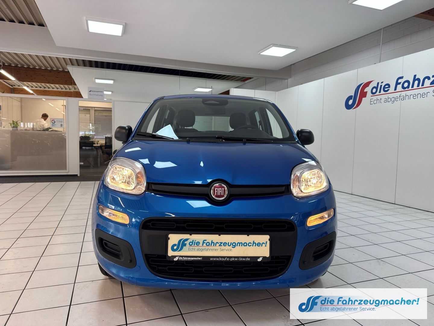 Fahrzeugabbildung Fiat Pandina Hybrid Radio BT Digitales Cockpit Spurha
