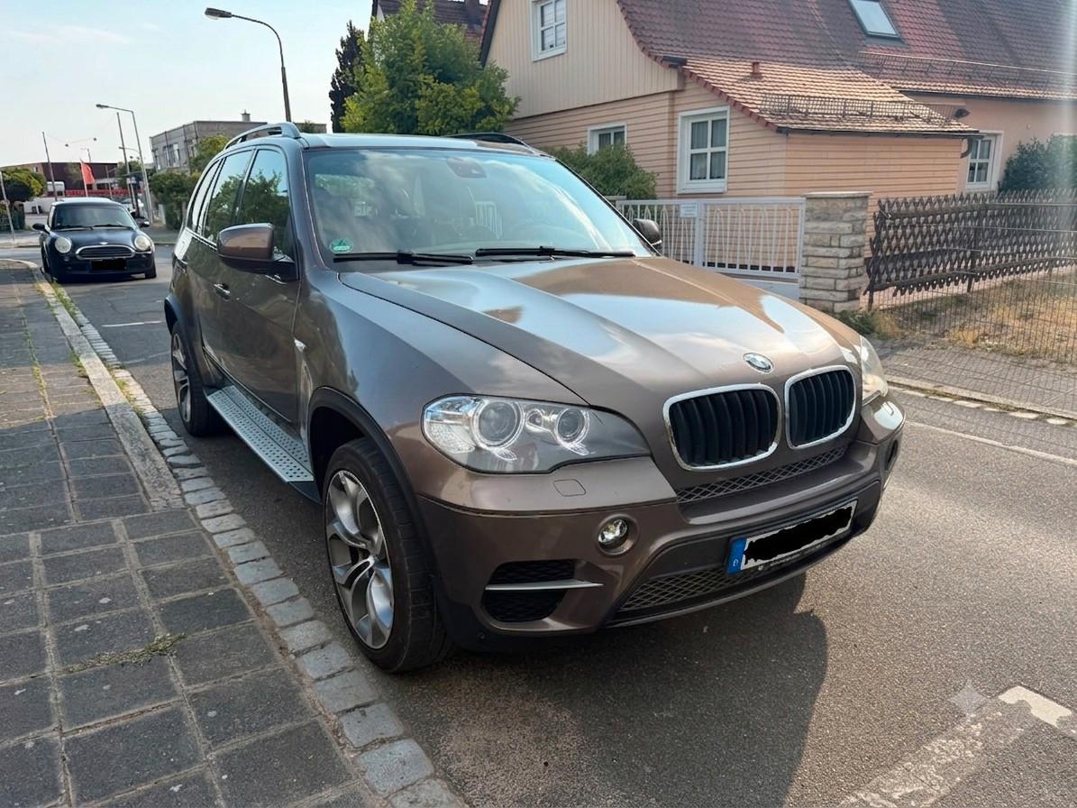 BMW X5 xDrive 3.0d | PANO | SOFT-CLOSE | KEYLESS |