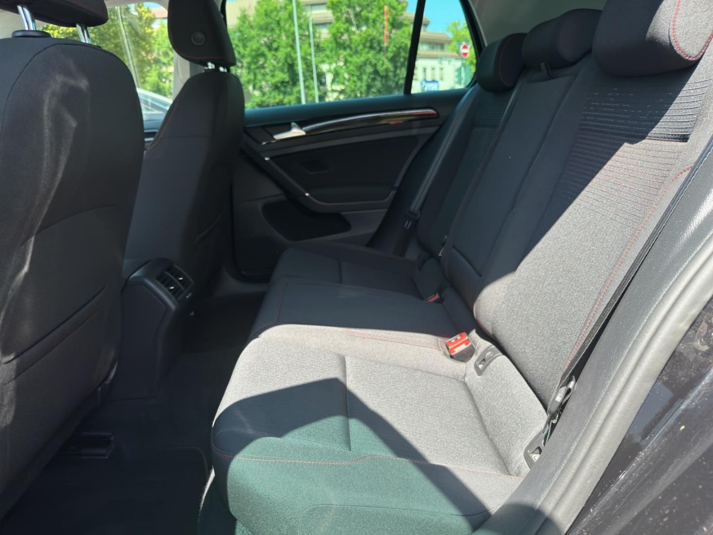 Fahrzeugabbildung Volkswagen Golf SOUND 1,0 l TSI,Navi,SH,ACC,Telefonschnitts