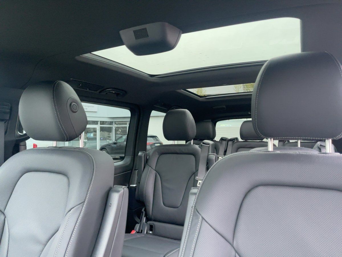 Fahrzeugabbildung Mercedes-Benz V 300 d 4M lang AMG/Night/Pano/360°/Airmatic/AHK