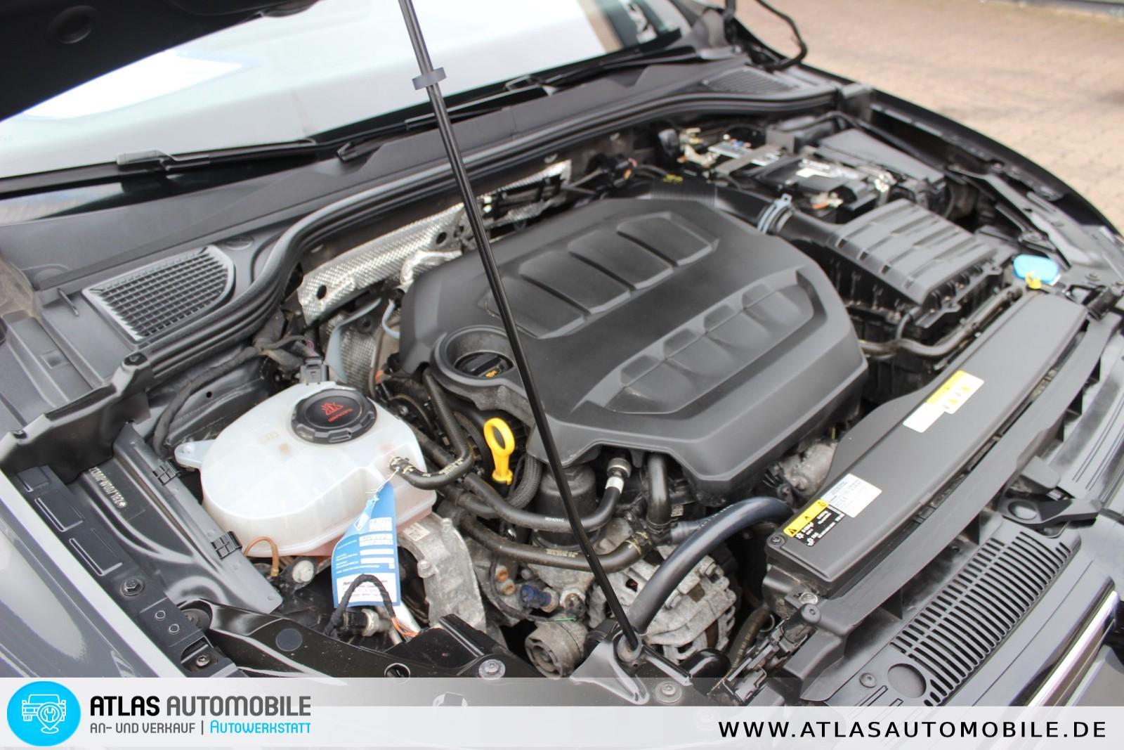 Volkswagen Golf VIII 2.0 TSI OPF DSG R-Line LED V+H=NAVI=AC, миниатюра 18