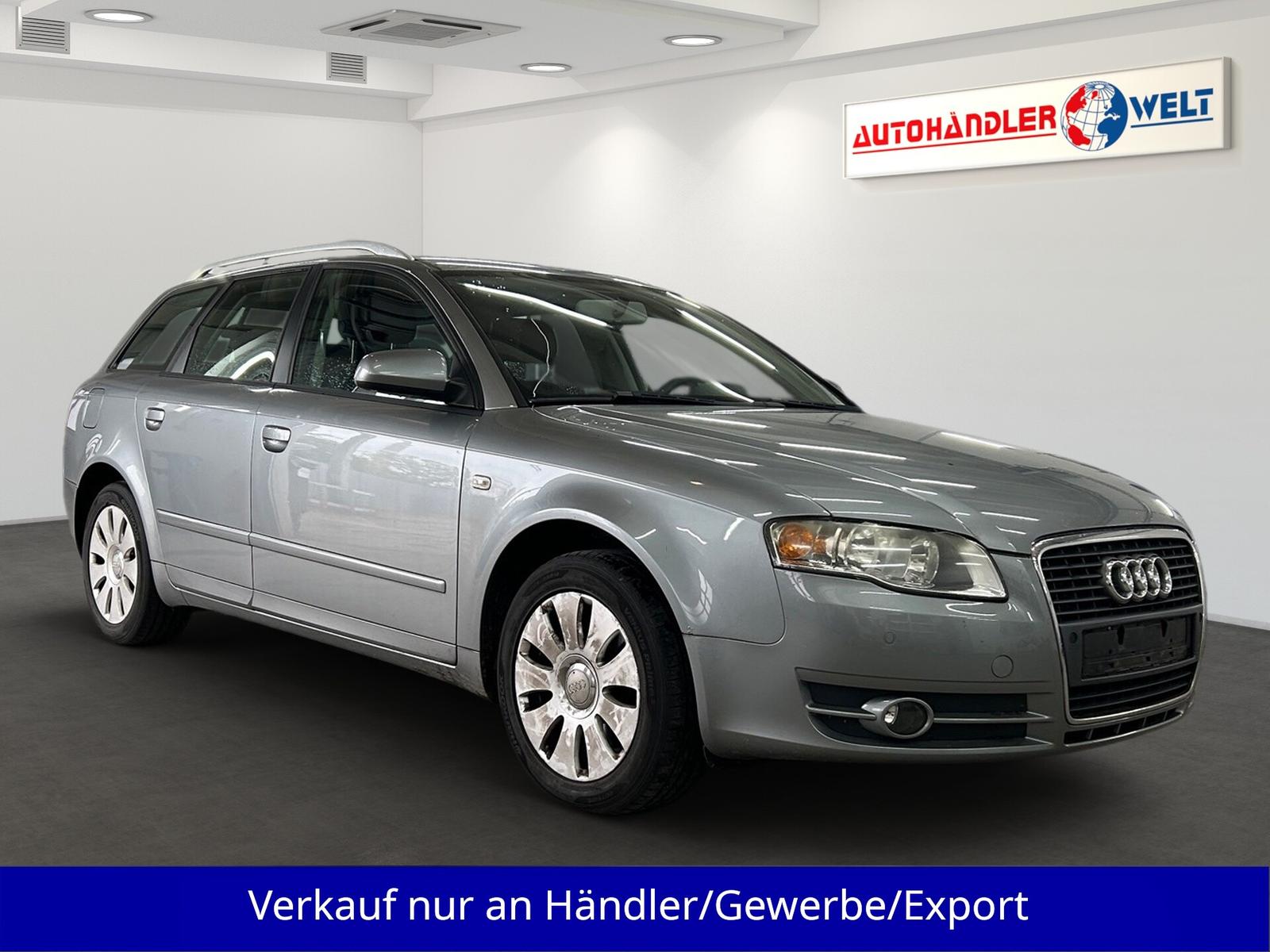 Audi A4 2005 — салон
