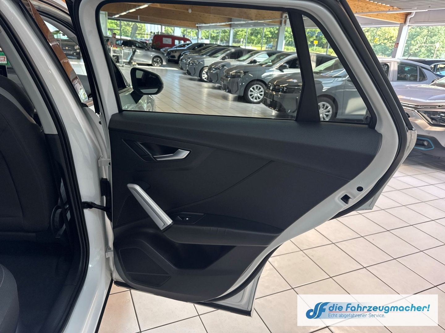 Fahrzeugabbildung Audi Q2 sport Sportpaket Navi Digitales Cockpit LED A