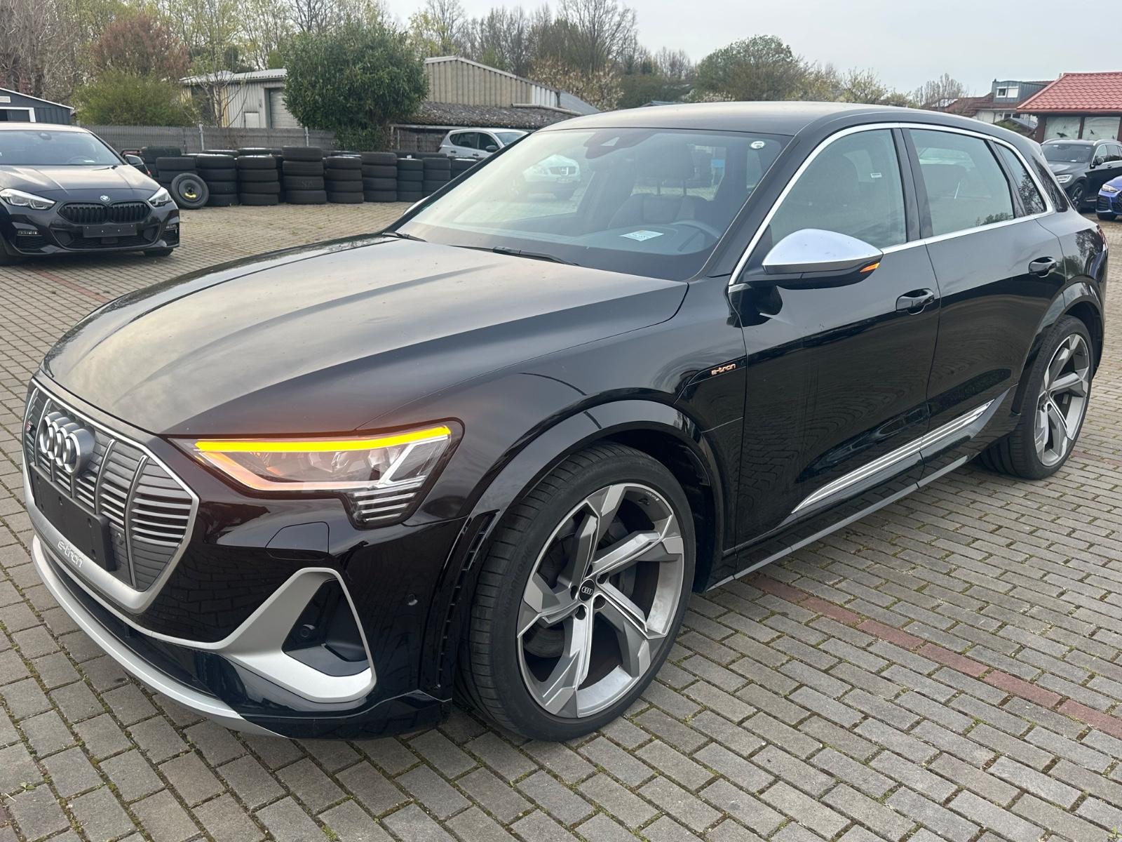 Audi e-tron S quattro /AIR/22"/Memory/Kam/29800 Netto