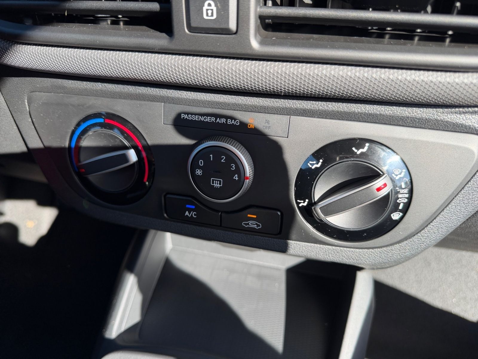 Fahrzeugabbildung Hyundai i10 1.0 Select Navi Kamera