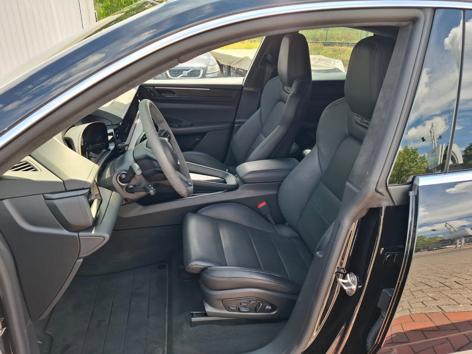 Porsche Macan E Turbo Burmester Sitzlüftung  HA-Lenkung foto 18