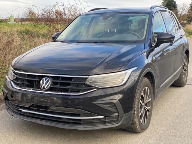 Volkswagen Tiguan Life DSG NAVI RCAM ACC AHK LENKHZG