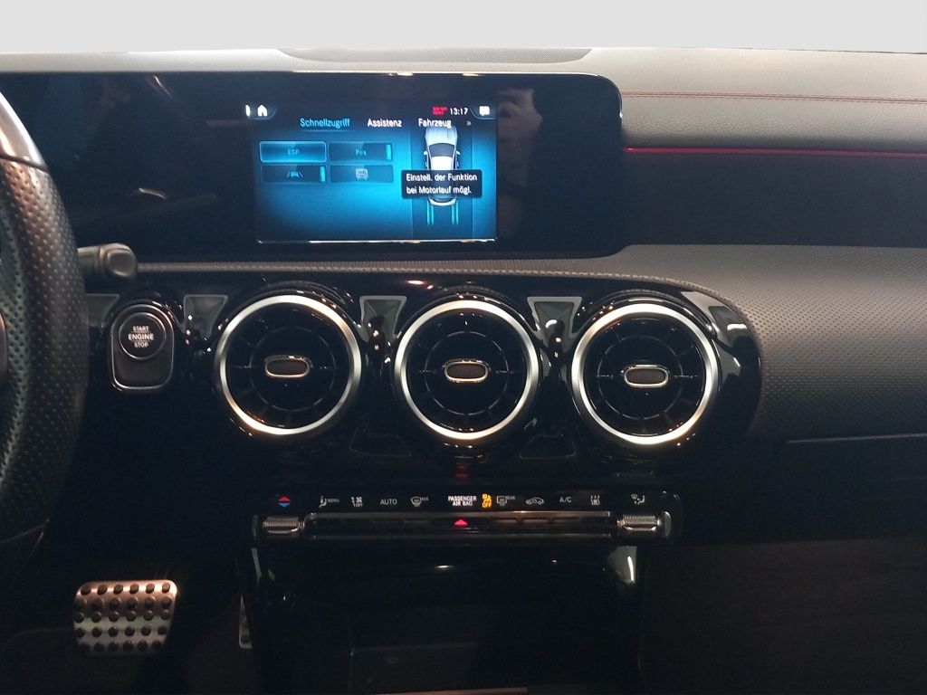 Fahrzeugabbildung Mercedes-Benz CLA 250 e Shooting Brake AMG Line*Pano-Dach*LED
