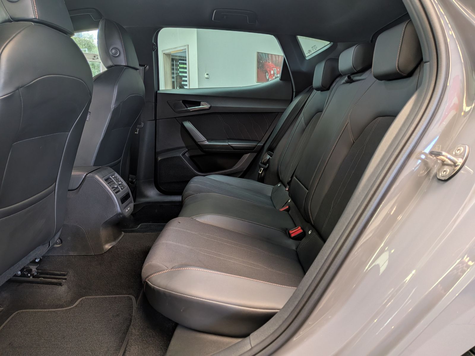 Fahrzeugabbildung CUPRA Leon 1.5 e-Hybrid MATRIX*ACC*EDGE*CARPLA*SoH100%