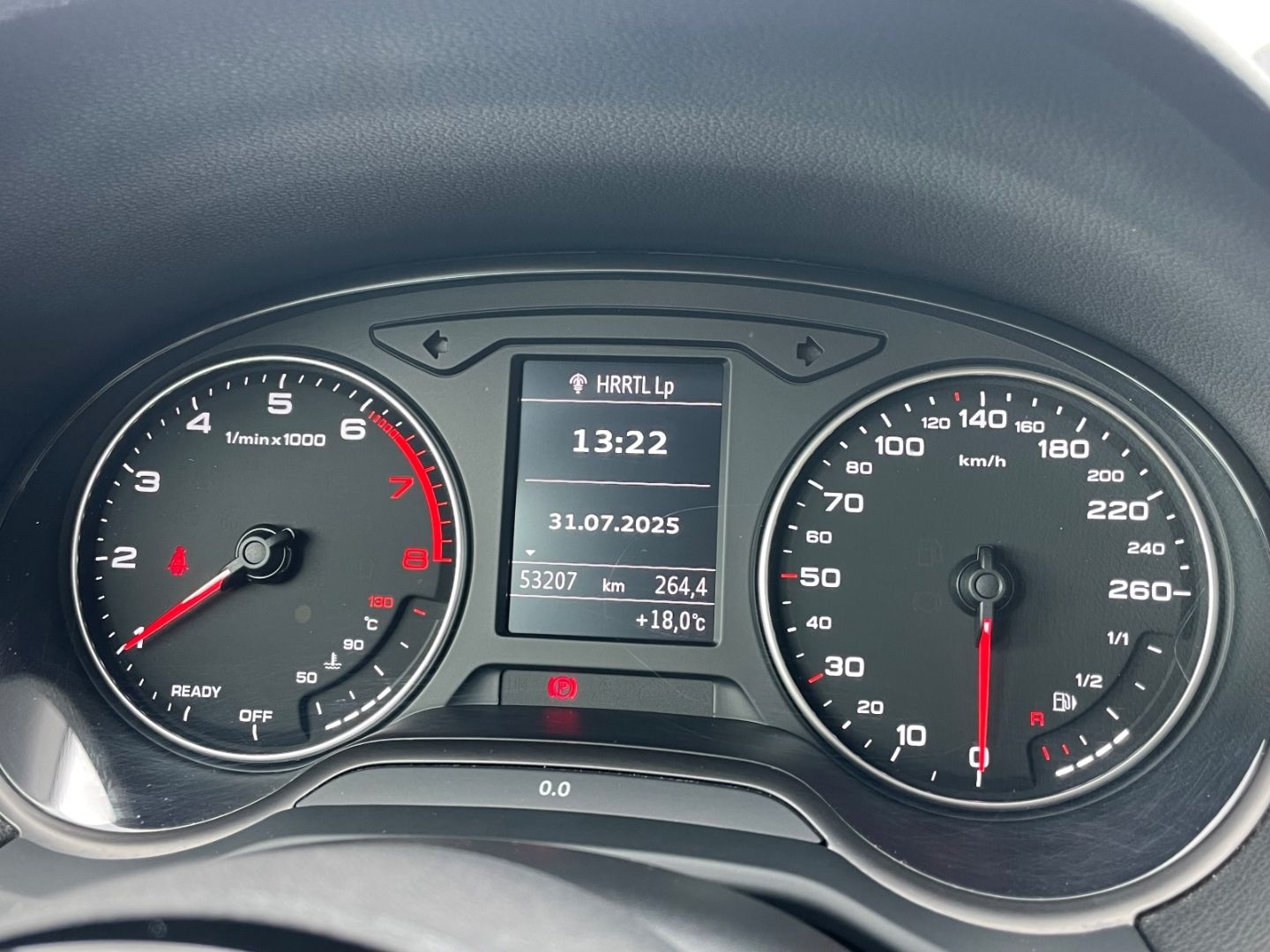 Fahrzeugabbildung Audi Q2 basis ultra Klima Müdigkeitswarner SHZ PDC
