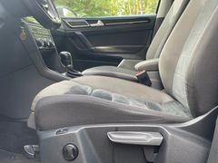 Fahrzeugabbildung Volkswagen Golf Sportsvan 1.4 TSI Highline *R-Line*Nav*AHK*
