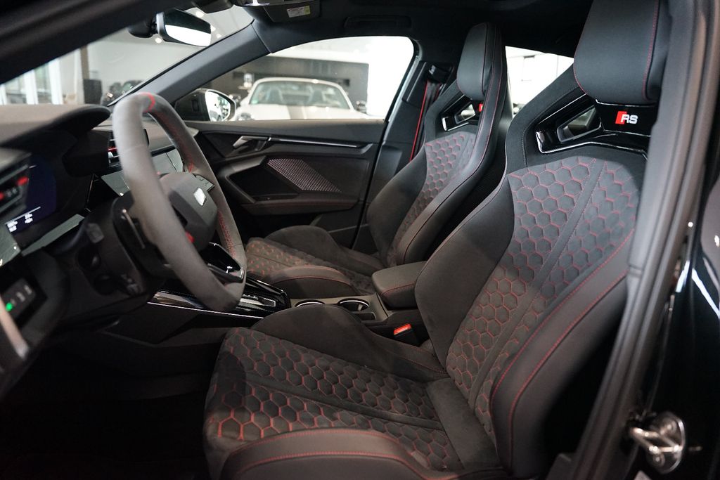 AUDI RS3 Sportback | Panoramic Roof | Bucket Seats | Carbon Fiber AUDI RS3 Sportback | Panoramic Roof | Bucket Seats | Carbon Fiber