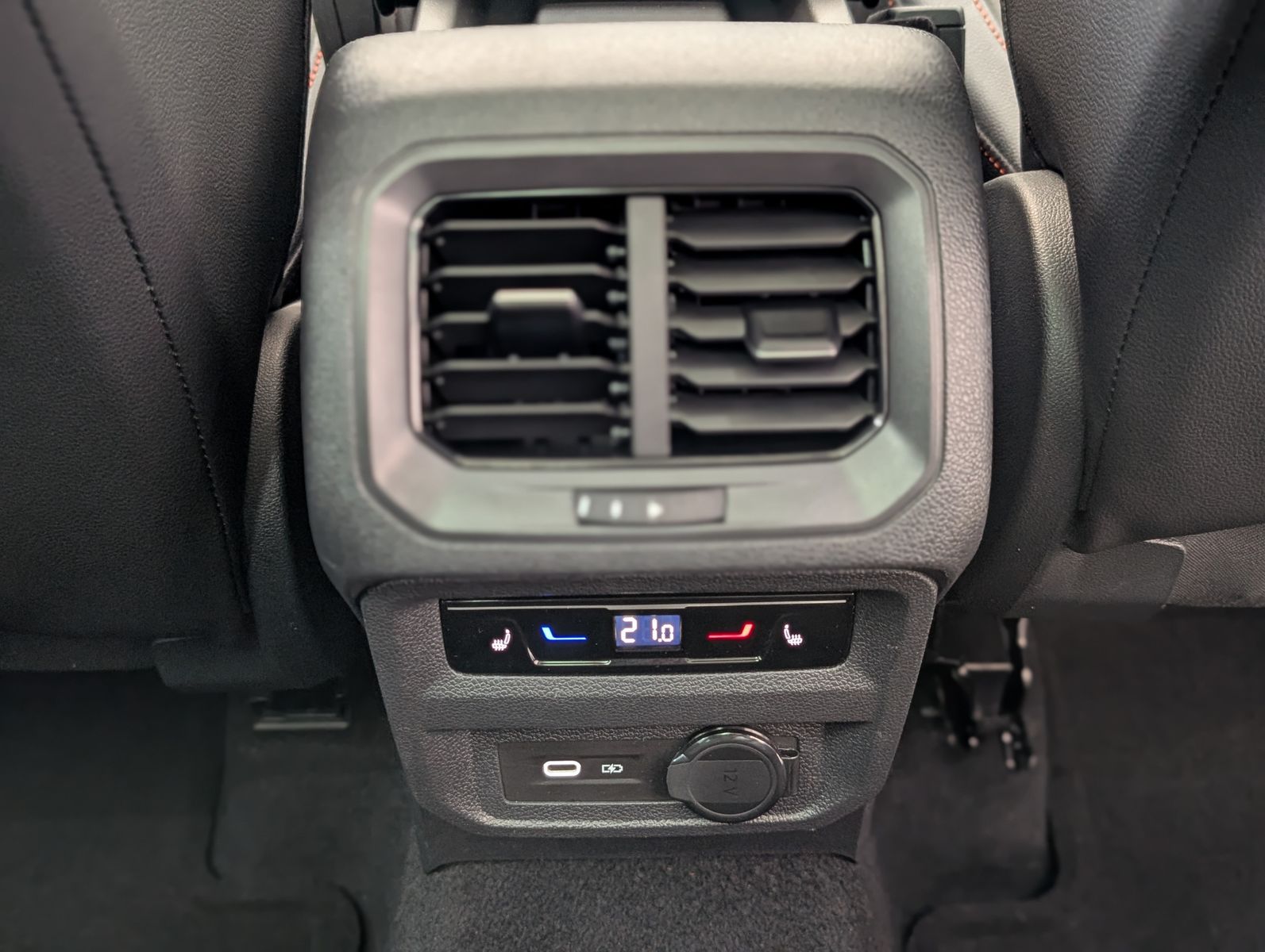 Fahrzeugabbildung SEAT Tarraco 2.0 FR ACC LED PANO AHK 360°KAMERA BEATS