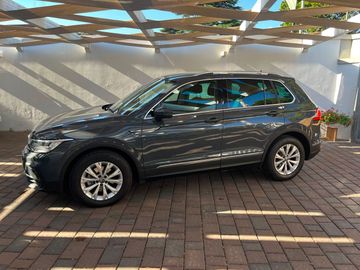 Volkswagen Tiguan - 8