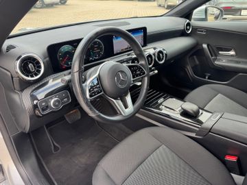 Mercedes CLA 180 Shooting Brake - 12